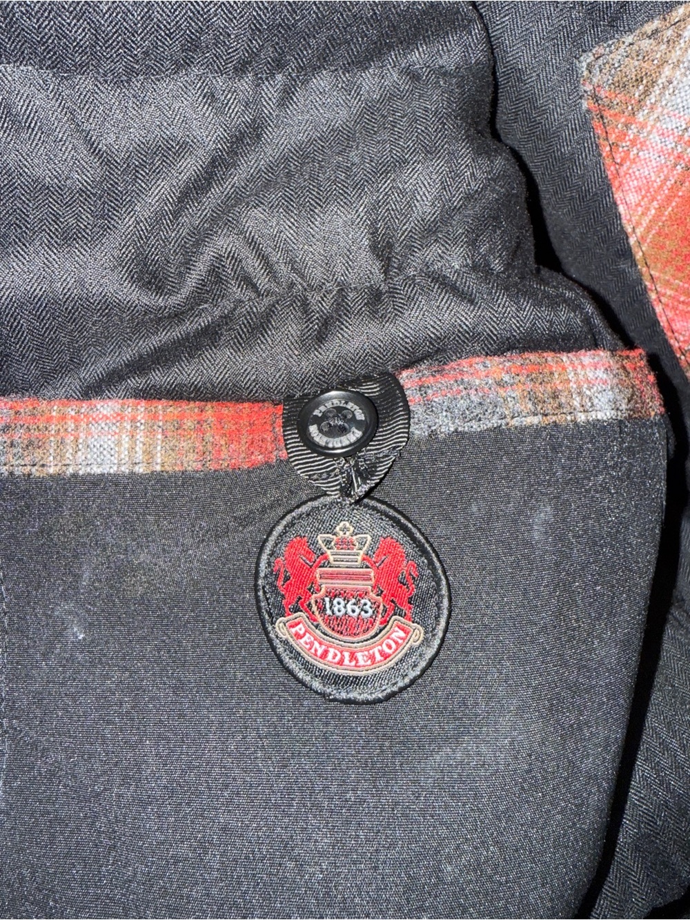 Pendleton Red Plaid Wool Blend Shirt Jacket with Black Chest Pocket / Men’s L - Picture 10 of 11